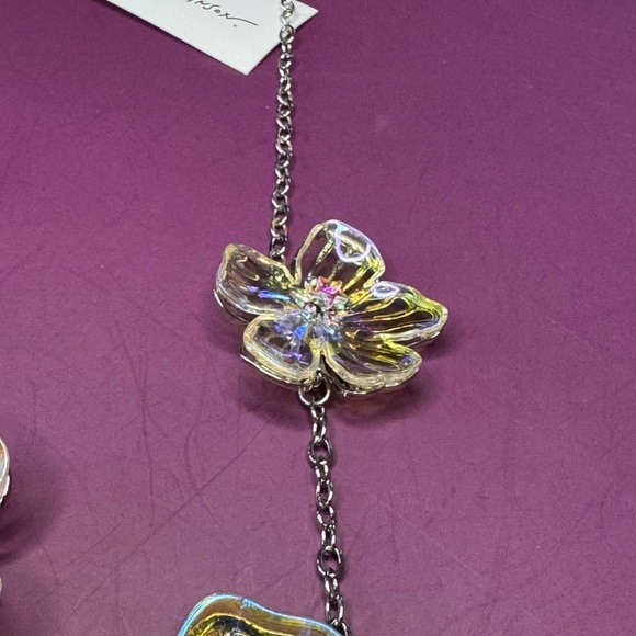 Betsey Johnson Flower Necklace. New! - Picture 4 of 6